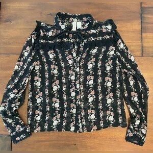 H&M Women’s Western Black Floral  Blouse with Lace Accents